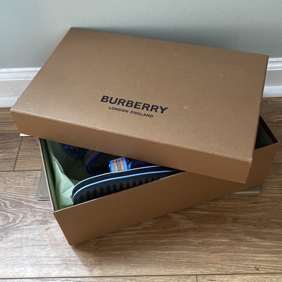 Burberry sandals, size US 13, in the color blue, in perfect condition - Picture 8 of 10